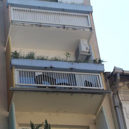 Verona Apartman Segedyn Zewnętrze zdjęcie