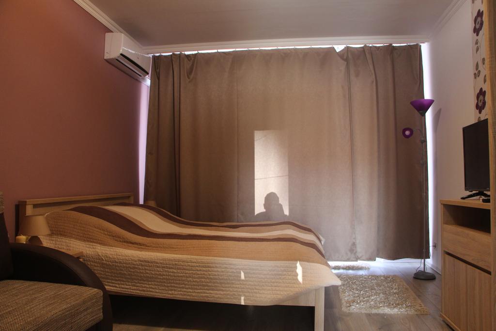 Verona Apartman Segedyn Zewnętrze zdjęcie