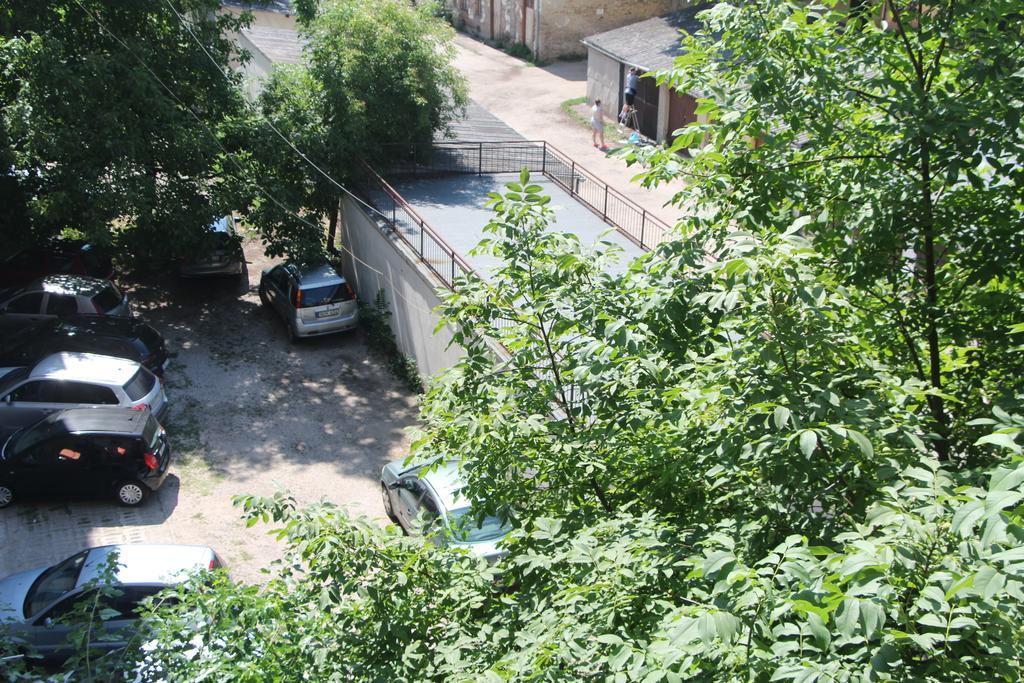 Verona Apartman Segedyn Zewnętrze zdjęcie