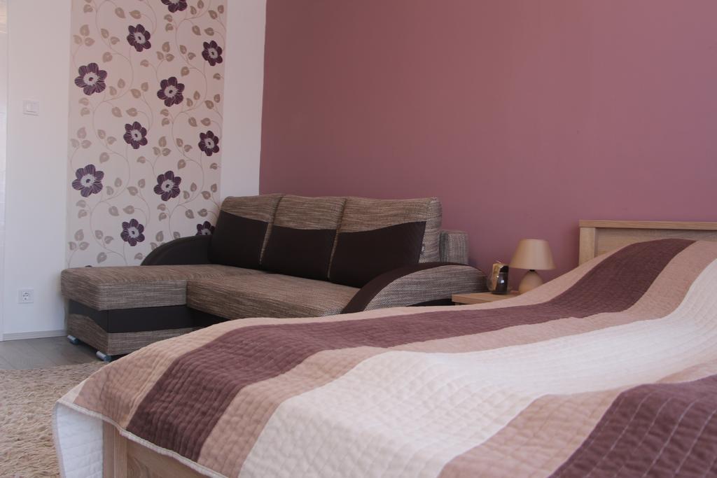 Verona Apartman Segedyn Zewnętrze zdjęcie