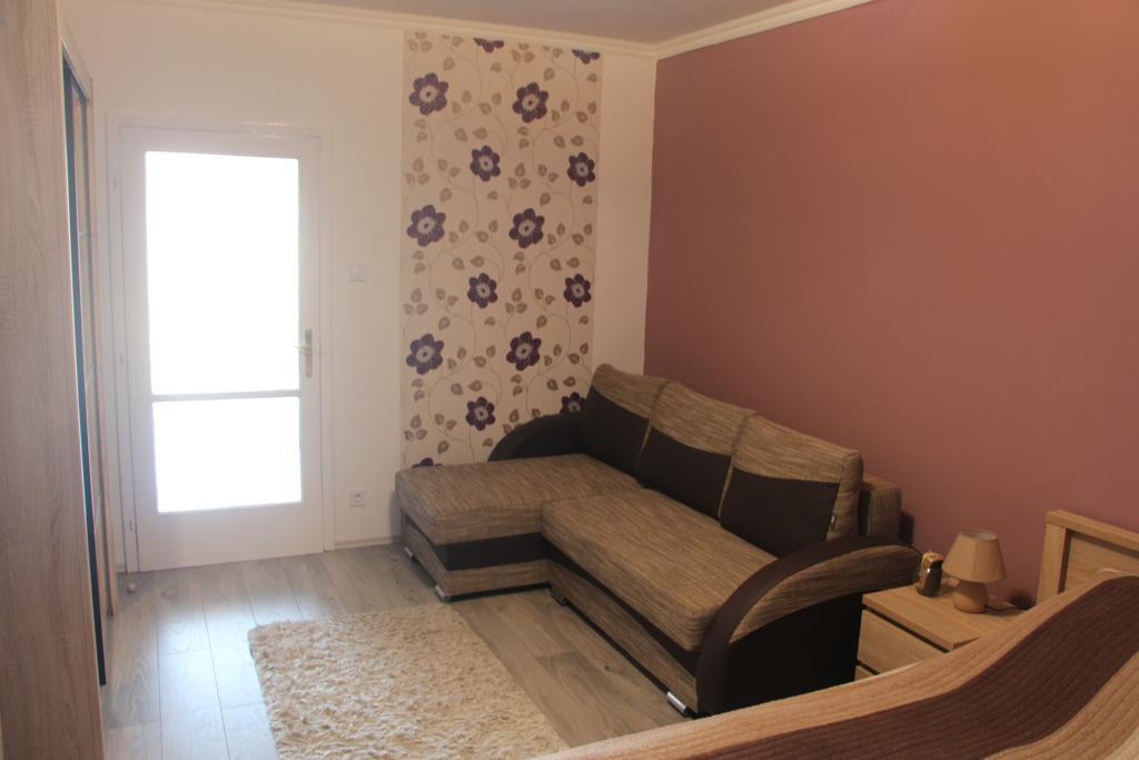 Verona Apartman Segedyn Zewnętrze zdjęcie