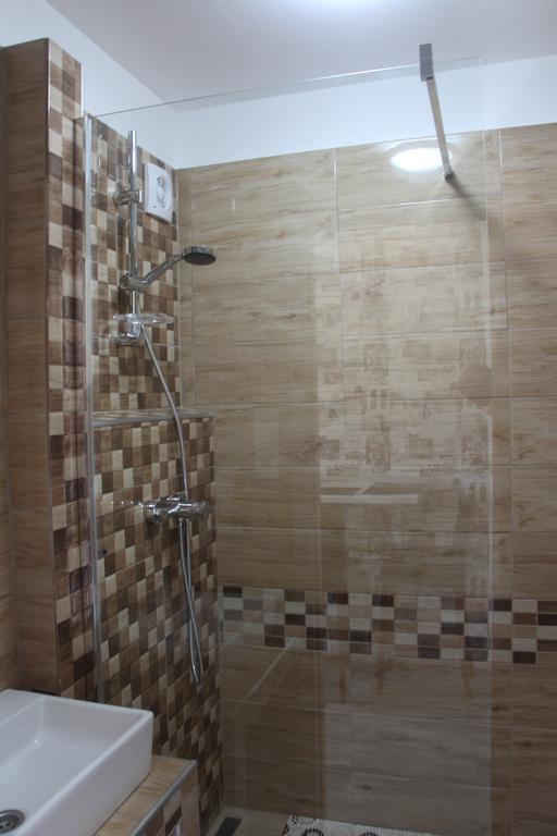 Verona Apartman Segedyn Zewnętrze zdjęcie