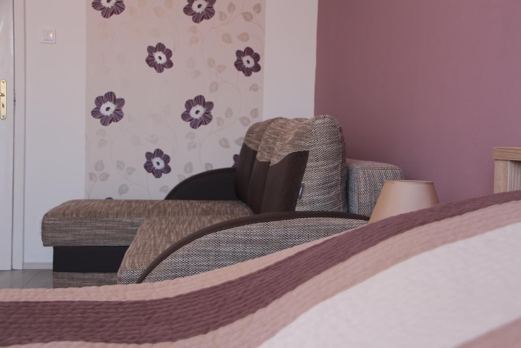 Verona Apartman Segedyn Zewnętrze zdjęcie